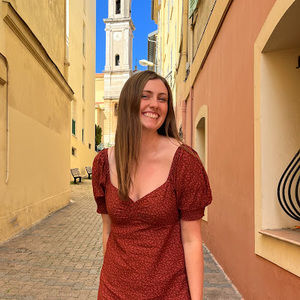 Meet your Posher, Emily